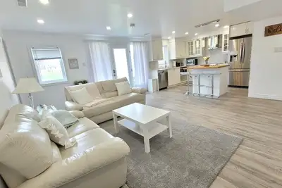 Image de Beautiful 2 Bedroom Apartment Close to Hwy 401 & Hwy 8 in Cambridge