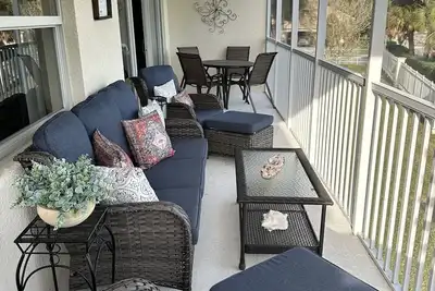 Image de Peaceful & Quiet 2bed/2bath condo, on 1st green, pool, tennis/pickle ball & golf