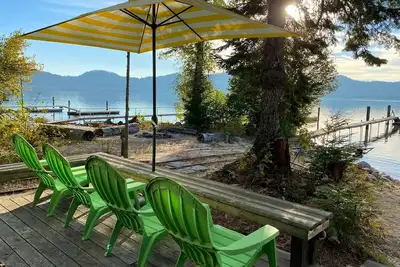 Image de Cozy 4 Bdrm Beach Cottage on the Water at Sherwood Beach