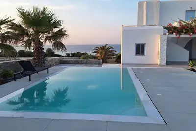 Image de Cycladic Seaside villa \"On The Blue\" with private swimming pool and jacuzzi