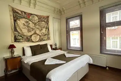 Image de Charming Greco-Ottoman Mansion with Modern Comforts in Historic Balat