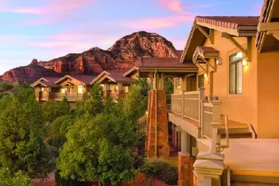 Image de Great views 2br 2Bath full kitchen W/D lots of room to relax. Spa and exercise. \n