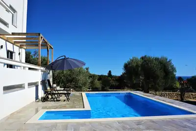 Image de Schönes Ferienhaus mit Pool