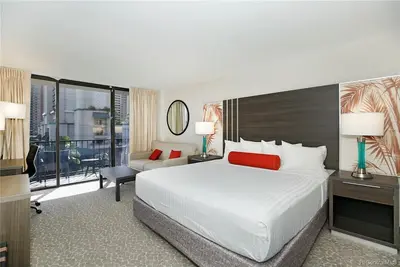 Image de Gorgeous Renovated Studio with Free Wifi & Parking!