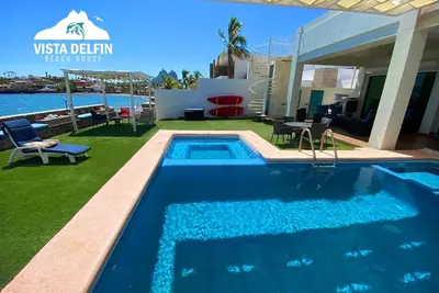 Image de Beautiful House Vista DelfĂn Beach Front, with Pool
