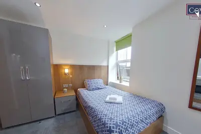 Image de Victoria House - Queen Studio by CovStays