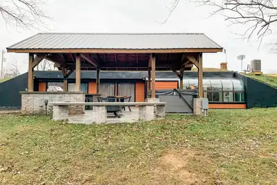 Image de Underground Earth Home in Hocking Hills, Ohio w/ Hot Tub. Pet-Friendly!
