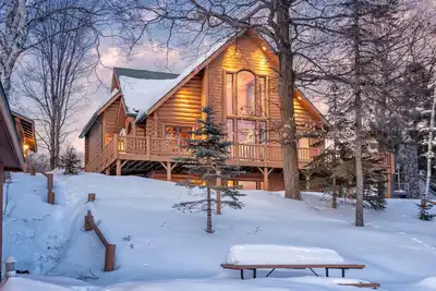 Image de Stunning log home on Pike Lake with many amenities. Perfect for larger groups