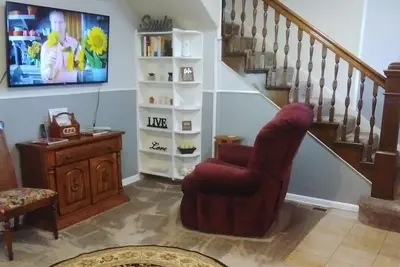 Image de Convenient Family-Friendly Home -10 Min to Tulsa! \"