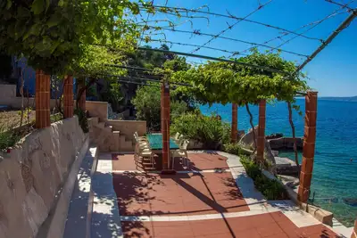 Image de Appartement d'une chambre prés de la plage Pisak, Omis (A-18610-a)