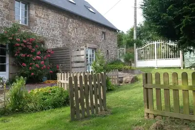 Longère en granit entre mer et bocage