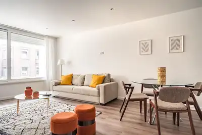 Image de Savory Gold Apartment, Wifi, Ac, Lift! new!