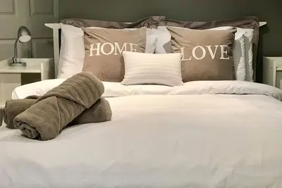 Image de Ultra-clean basement apartment near Montreal airport!