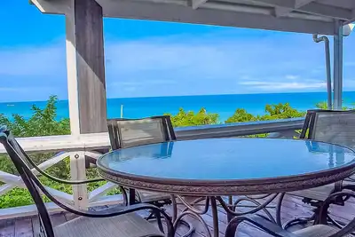 Image de Beautiful View of the sunset and the ocean, with a Private Pool