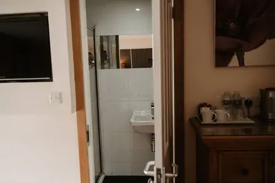 Image de Twin-Standard-Sdb privée avec douche