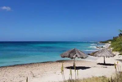 Image de Stress Free relaxing private villa with pool, 5 min to Beach, dining
