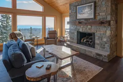 Image de New Home with Panoramic Lake Superior Views in Lutsen