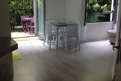 Image de \"Le Croix Roussien \" Lyon centre 1 à 4 personnes Classé 3 ***