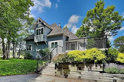 Image de Main Street Retreat | Ski In/Out, Hot Tub, Lake!