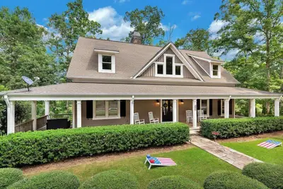 Image de Foreststone Fabulous Lake Keowee Waterfront Home