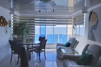 Image de Remodeled Gorgeous Apartment on Beach