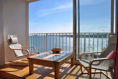 Image de Appartement avec Superbe Vue Mer et terrasse, à 100m plages à Tregastel