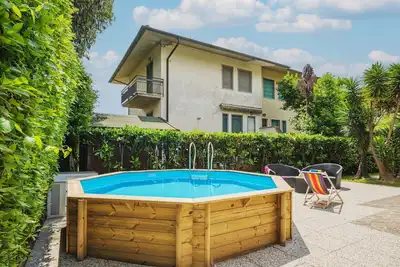 Image de Belle maison de vacances avec Wifi, piscine privée, Tv et animaux admis, près de Forte Dei Marmi