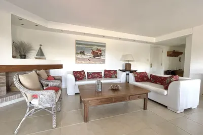 Punta del Este Spacious apartment in front of the beach with housekeeping