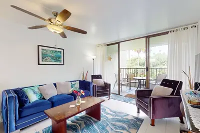 Image de Sleek Waterfront Condo w/ a Shared Pool, Fast WiFi, & a Full Kitchen