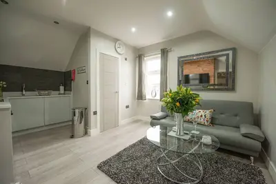 Image de de Luxe-Appartement en attiq-Salle de bain privée séparée-Vue sur Rue