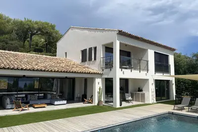 Image de Villa de standing, vue splendide sur le Golfe de Saint-Tropez, piscine chauffée