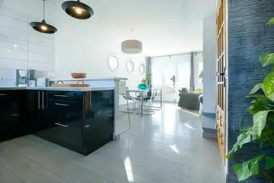 Image de V001 - Cargols de Mar 1, Casa en residencia privada con piscina delante de la playa.