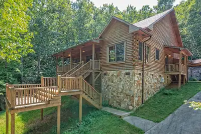 Image de Nature's Den | Pet-Friendly, Mountaintop Cabin in Columbus