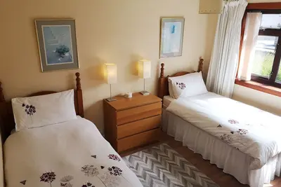 Image de Bungalow-Confort-Salle de bain privée séparée-Vue sur Rue
