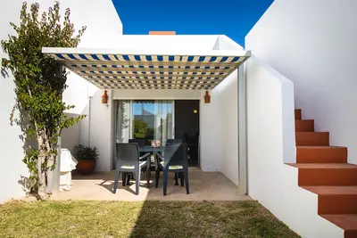 Image de Belle maison mitoyenne \" Casa Branca \" avec piscine et vue sur la mer