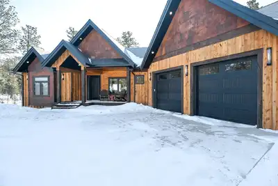 Image de 5 En Suites for all Bedrooms! , 3720 Sq. Ft. , Hot Tub, Fully Custom! Clubouse