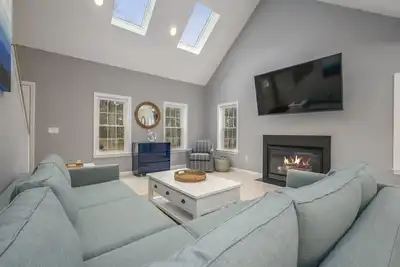 Image de 2021 New Construction 3br 3ba, close to Bike Trail & Beaches. Central Ac Eastham