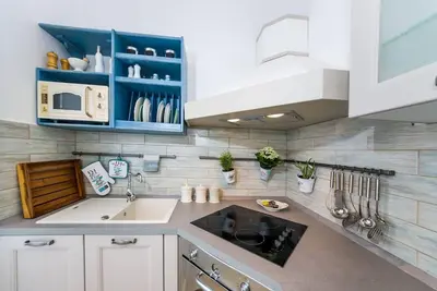 Image de Perfectly positioned apartment with beautiful sea view from a big balcony.