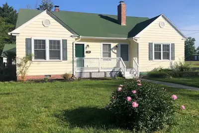 Image de Spacious, pet-friendly 3-bedroom home