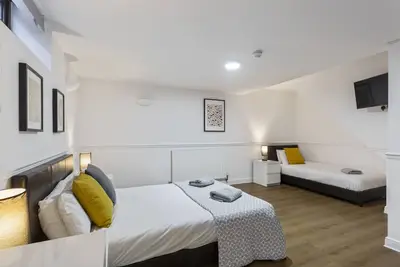 Image de Famille-Douche-Adjoining Room - Basement