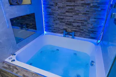 Image de Appartement-de Luxe-Bain à jet-First Floor Back Flat