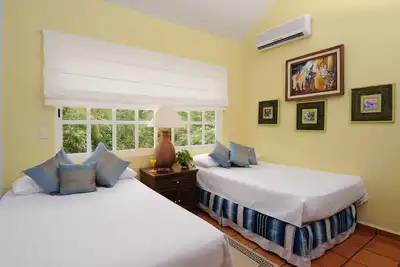 Image de Luxury Residence front the Caribbean Sea