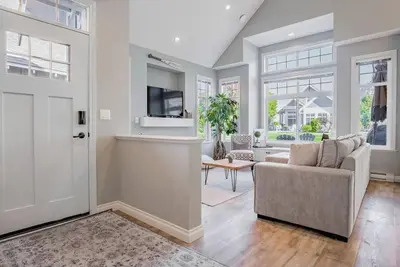 Image de Toes in the Sand! 3-Bedroom Cottage right by the Pools & close to the  Beach