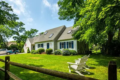 Image de Private Location - Heated Salt Water Pool - Walk to Campground Beach