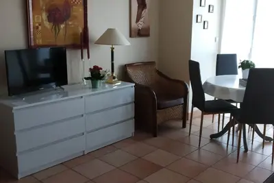 Image de Bel Appartemen T2 parking sécurisé, 8 mn à pied plage, ports, centre,