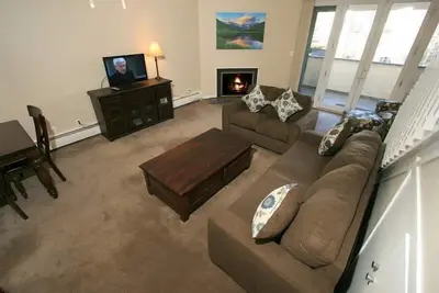 Image de 17 Vail Road Vail Village Across From Sonnenalp Hotel