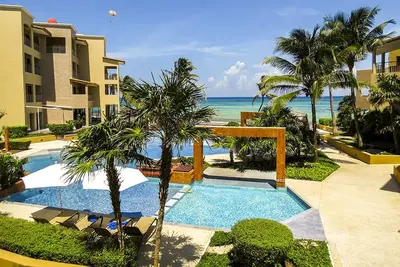 Image de Beautiful oceanfront apartment, 1 block from 5th Av.