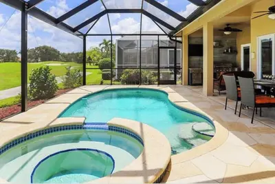 Image de Luxurious home with stunning golf course views and private swimming pool & spa