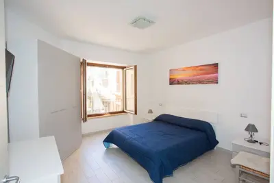 Appartement-Large-Douche-Vue ville-Venere