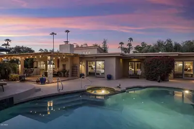 Image de Stunning home, 5-star location, set in resort-like grounds with pool and spa!